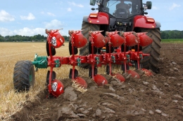 Szántás - Mezőgazdasági bérmunka www.szalaiagro.hu